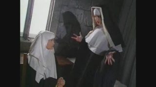 Lezbiyen Rahibelerin sevişme pornosu