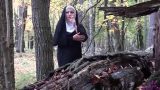Rahibeyi ormanda sigara içerken sikiyor
