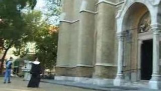 rahibeyi bağırta bağırta sikiyor